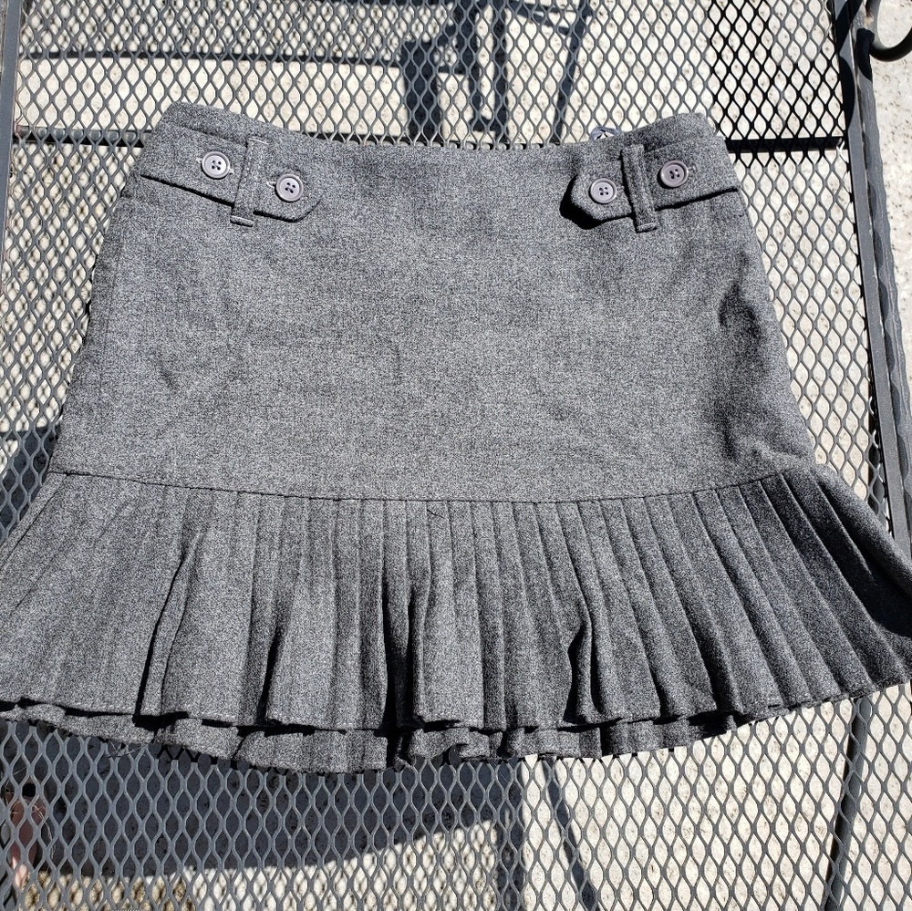 Gap Grey Ruffle Mini Skirt sz 1-EUC
